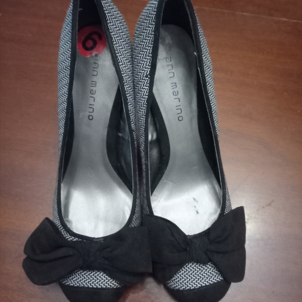 Ann Marino Black and Gray Heels with Bow